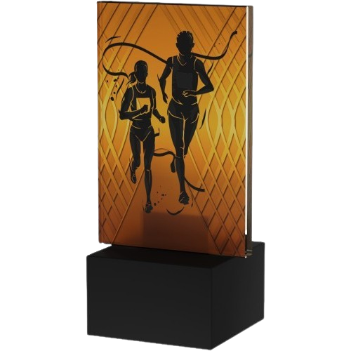 Mini Trofeum AG1 – biegi z motywem biegaczy na trasie. Elegancka statuetka wykonana ze szkła w bursztynowym odcieniu, osadzona na solidnej marmurowej podstawie z miejscem na tabliczkę z grawerem. Idealna nagroda na zawody biegowe i imprezy sportowe.
