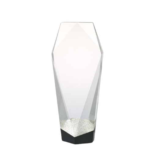 Trofeum kryształowe W690.02 - ze srebrnym akcentem i czarną podstawą, etui w zestawie. Możliwość personalizacji grawerem laserowym. Idealne na zawody sportowe, konkursy i uroczystości firmowe.