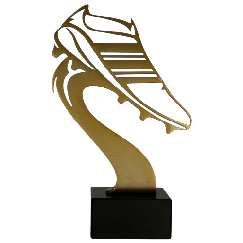 Statuetka metalowa Metline Heavy BL-SOC2 do piłki nożnej: ażurowy but w złotym wykończeniu na marmurowej podstawie. Wys. 29 cm, gr. 5 cm, tabliczka 85×40 mm z nadrukiem – idealna na turniej.