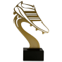 Statuetka metalowa Metline Heavy BL-SOC2 do piłki nożnej: ażurowy but w złotym wykończeniu na marmurowej podstawie. Wys. 29 cm, gr. 5 cm, tabliczka 85×40 mm z nadrukiem – idealna na turniej.
