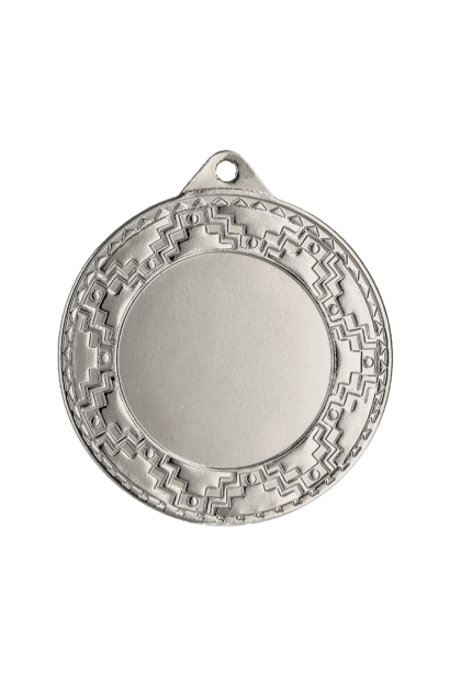 Srebrny medal sportowy ME0340/S – okrągły medal śr. 4 cm z miejscem na emblemat i zdobionym rantem. Uniwersalna nagroda na zawody szkolne, turnieje i olimpiady.