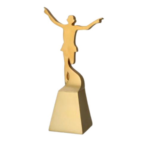Biegowa statuetka RP5013 odlewana przedstawiająca sylwetkę zawodnika przekraczającego linię mety. Nowoczesna forma i złote wykończenie podkreślają sportowy charakter. Idealna na biegi, zawody lekkoatletyczne i wyróżnienia dla najlepszych biegaczy.