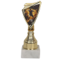 Puchar plastikowy 9297/SOC5-A złoty – piłka nożna, tarcza z dynamicznym motywem zawodnika (grafika „ognista”) na złotym trzonie i marmurowej podstawie; idealny na turnieje, ligi i zakończenie sezonu. Tabliczka z nadrukiem. Symbol: 9297/SOC5-A