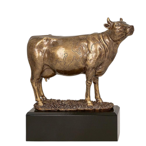 Statuetka odlewana RFST2076 „Krowa na łące” do nagród w rolnictwie. Brązowy odlew na czarnej podstawie z tworzywa. Wys. 22,5 cm. Miejsce na tabliczkę z nadrukiem.