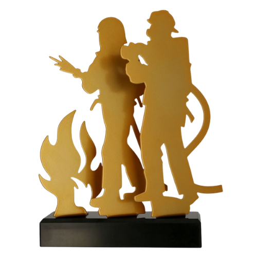 Statuetka metalowa TM003-FIR1 Strażacy Podczas Akcji w złotym kolorze z sylwetkami strażaków i motywem płomieni. Model na marmurowej podstawie na zawody, wyróżnienia i podziękowania strażackie. Miejsce na tabliczkę z nadrukiem.