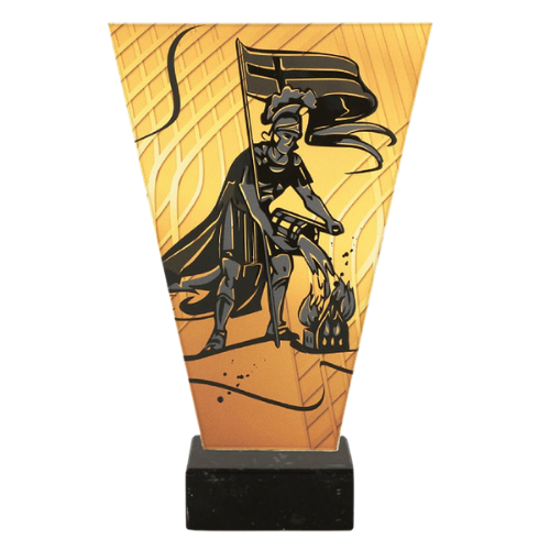 Trofeum szklane  VL1/FIR/BK V-Line Strażactwo – Straż Pożarna z grafiką św. Floriana. Złoty panel i marmurowa podstawa tworzą nagrodę na zawody, jubileusze i wyróżnienia strażackie. Miejsce na tabliczkę z nadrukiem.