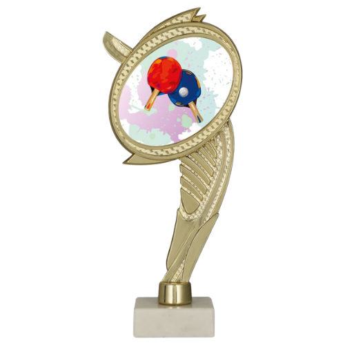 Trofeum plastikowe WING-WM/TAB  na marmurowej podstawie – tenis stołowy z grafiką rakietek i piłeczki na jasnym tle. Lekki model sprawdzi się na turnieje, zawody i wyróżnienia sportowe. Miejsce na tabliczkę z nadrukiem.