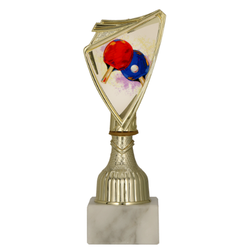 Puchar plastikowy 9297/TAB złoty – tenis stołowy z grafiką rakietek i piłeczki na jasnym tle. Model na marmurowej podstawie sprawdzi się na turnieje, zawody i wyróżnienia sportowe. Miejsce na tabliczkę z nadrukiem.