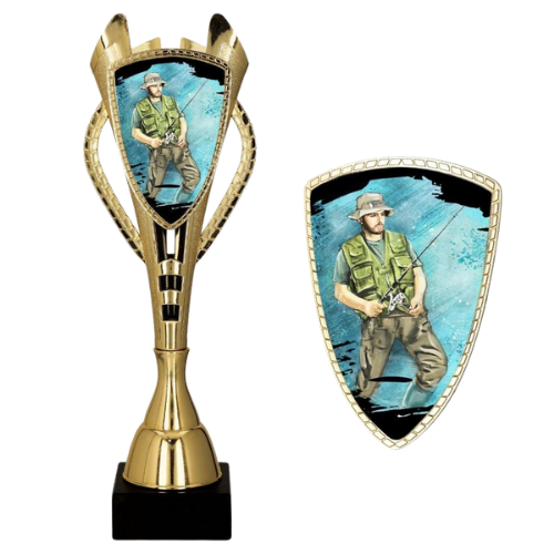 Puchar plastikowy 7243/FIS2 złoty – wędkarstwo z grafiką wędkarza podczas połowu na niebieskim tle. Smukły model na marmurowej podstawie sprawdzi się na zawody, konkursy i wydarzenia wędkarskie. Miejsce na tabliczkę z nadrukiem.