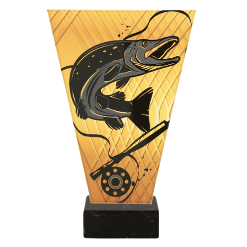 Trofeum V-Line VL1/FIS3/BK – Wędkarstwo Szczupak z grafiką drapieżnej ryby na złotym tle. Szklany model na marmurowej podstawie sprawdzi się jako nagroda na zawody, konkursy i wydarzenia wędkarskie. Miejsce na tabliczkę z nadrukiem.