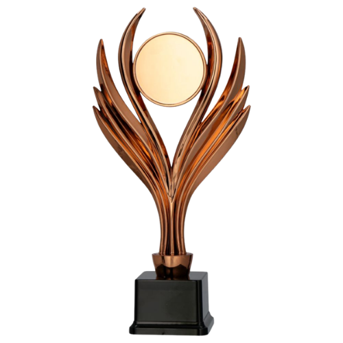 Puchar plastikowy 9310/B brązowy o nowoczesnej, otwartej formie z miejscem na emblemat 50 mm. Uniwersalny model na czarnej podstawie sprawdzi się na konkursy, turnieje i wydarzenia okolicznościowe. Miejsce na tabliczkę z nadrukiem.