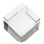 Statuetka szklana sześcian T026 – elegancki kryształowy sześcian 6×6×6 cm ustawiony na rogu. Idealny na grawer laserowy 3D lub nadruk UV – oryginalny upominek firmowy lub nagroda. W komplecie z niebieskim satynowym etui.