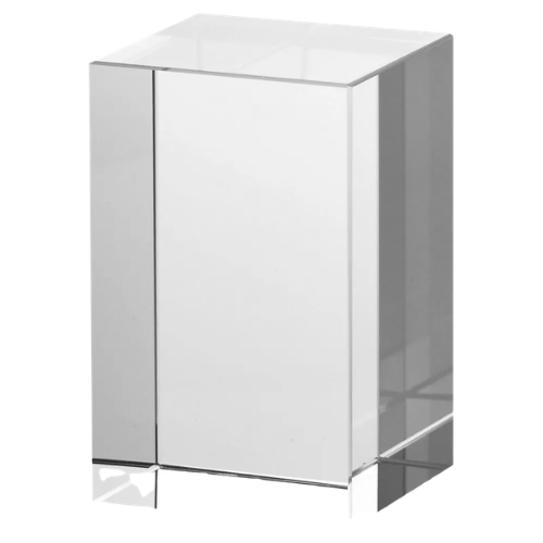 Statuetka szklana KR5080 – masywny blok kryształowy 8×5×5 cm. Idealny do graweru laserowego 3D lub nadruku UV – elegancki upominek firmowy lub nagroda okolicznościowa. W komplecie z czarnym etui.