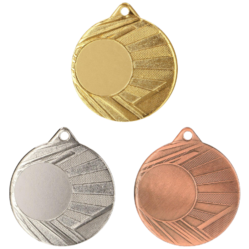 Medale sportowe złoty srebrny brązowy ME006 – okrągłe medale śr. 5 cm z miejscem na emblemat i wzorem promieni słonecznych. Idealna nagroda na zawody sportowe, turnieje szkolne i klubowe.