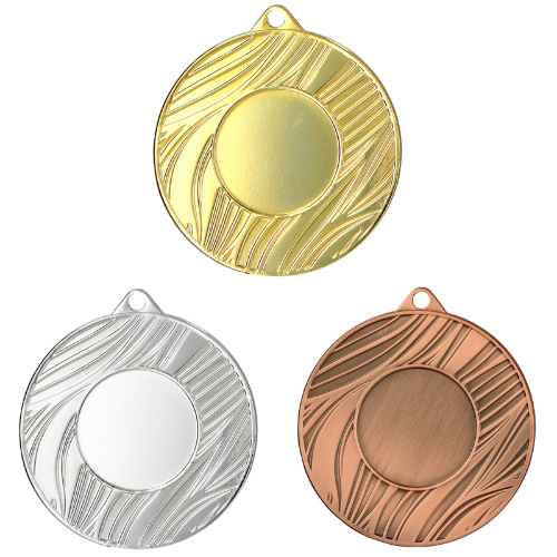 Medale sportowe złoty srebrny brązowy MMC43050 – okrągłe medale śr. 5 cm z miejscem na emblemat i wzorem drewna. Idealna nagroda na zawody sportowe, turnieje szkolne i klubowe.