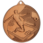 Brązowy medal piłka nożna MMC45050/B – okrągły medal śr. 5 cm z motywem piłkarza przy piłce. Idealna nagroda na turniej piłki nożnej i ligę szkolną.