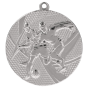 Srebrny medal piłka nożna MMC15050/S – okrągły medal śr. 5 cm z motywem piłkarzy w walce o piłkę. Idealna nagroda na turniej piłki nożnej i ligę szkolną.