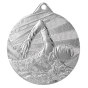 Srebrny medal pływanie ME003/S – okrągły medal śr. 5 cm z motywem pływaka stylem dowolnym. Wykonany z metalu, grubość 2 mm. Idealna nagroda na zawody pływackie i ligę szkolną.