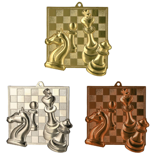 Medale szachy złoty srebrny brązowy MD8046 – medale 69x65 mm z trójwymiarowym motywem figur szachowych na szachownicy. Wykonane z metalu, grubość 3 mm. Idealna nagroda na turniej szachowy i zawody szkolne.