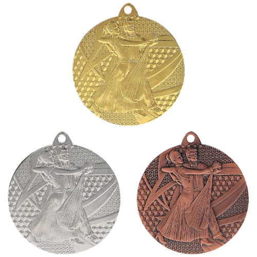 Medale taniec złoty srebrny brązowy MMC7850 – okrągłe medale śr. 5 cm z motywem pary tanecznej. Wykonane z metalu, grubość 2 mm. Idealna nagroda na turniej taneczny, przegląd artystyczny i zawody klubowe.