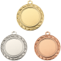 Medal D109 – metalowy medal śr. 40 mm z laurowym wykończeniem. Miejsce na emblemat śr. 25 mm z przodu oraz pole na grawer śr. 33 mm z tyłu. Dostępny w trzech wersjach kolorystycznych: złotej, srebrnej i brązowej. Idealny na zawody sportowe i turnieje.