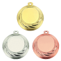 Medal ME.065 – metalowy medal śr. 40 mm ze zdobnym, falistym wykończeniem. Miejsce na emblemat śr. 25 mm z przodu oraz pole na grawer z tyłu. Dostępny w trzech wersjach kolorystycznych: złotej, srebrnej i brązowej. Idealny na zawody sportowe i turnieje.
