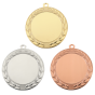 Medal ME.072.D – okrągły medal z wieńcem laurowym wokół obrzeża, wykonany z metalu. Miejsce na emblemat z przodu oraz pole na grawer z tyłu. Dostępny w wersji złotej, srebrnej i brązowej. Idealny na zawody sportowe i uroczystości.