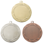 Medal ME.105.D – okrągły medal z geometrycznym wzorem zdobiącym obrzeże, wykonany z metalu. Miejsce na emblemat z przodu oraz pole na grawer z tyłu. Dostępny w wersji złotej, srebrnej i brązowej. Idealny na zawody sportowe i uroczystości.