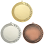 Medal D58 – elegancki okrągły medal z gałązką laurową i ozdobną teksturą na obrzeżu, wykonany z zamaku. Miejsce na emblemat z przodu oraz pole na grawer z tyłu. Dostępny w wersji złotej, srebrnej i brązowej. Idealny na zawody sportowe i uroczystości.