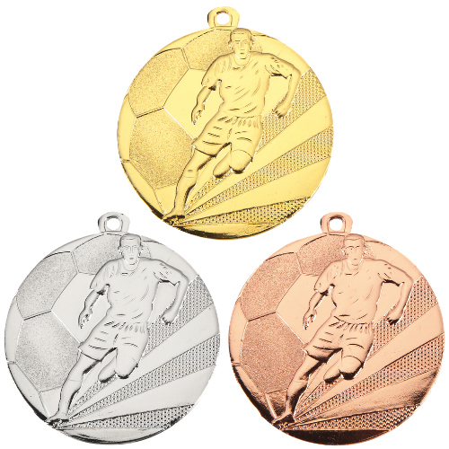 Medal D112A – tematyczny medal piłkarski z reliefem piłkarza i piłki, wykonany z metalu. Pole na grawer z tyłu. Dostępny w wersji złotej, srebrnej i brązowej. Idealny na turnieje piłki nożnej, zawody sportowe i uroczystości.