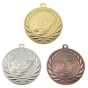 Medal DI5000.B – tematyczny medal piłkarski z reliefem piłki i buta w wieńcu laurowym, wykonany z metalu. Pole na grawer z tyłu. Dostępny w wersji złotej, srebrnej i brązowej. Idealny na turnieje piłki nożnej, zawody sportowe i uroczystości.