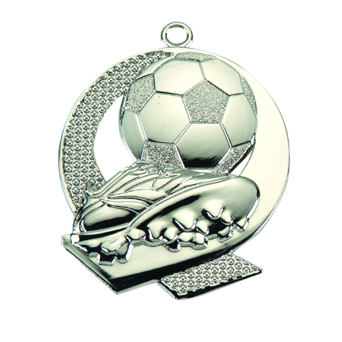 Medal srebrny ME.053.02.C – medal piłkarski z motywem piłki i buta na ażurowym tle, wykonany z zamaku. Pole na grawer z tyłu. Idealny na drugie miejsce, turnieje piłki nożnej i zawody sportowe.