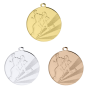 Medal D112B – medal biegowy z wizerunkiem biegaczy, wykonany z metalu. Pole na grawer z tyłu. Dostępny w wersji złotej, srebrnej i brązowej. Idealny na biegi, zawody lekkoatletyczne i uroczystości sportowe.