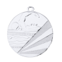 Medal srebrny D112C.02 – medal pływacki z wizerunkiem pływaka, wykonany z metalu. Pole na grawer z tyłu. Idealny na drugie miejsce i zawody pływackie.