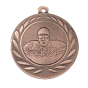 Medal brązowy DI5000.H.03 – medal pływacki z wizerunkiem pływaka w wieńcu laurowym, wykonany z metalu. Pole na grawer z tyłu. Idealny na trzecie miejsce i zawody pływackie.