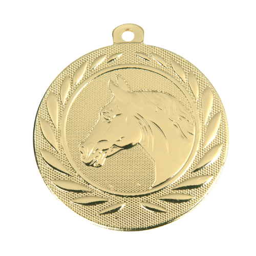 Medal złoty DI5000.U.01 – medal jeździecki z wizerunkiem głowy konia w wieńcu laurowym, wykonany z metalu. Pole na grawer z tyłu. Idealny na pierwsze miejsce i zawody jeździeckie.