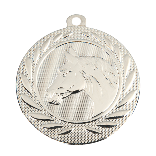 Medal srebrny DI5000.U.02 – medal jeździecki z wizerunkiem głowy konia w wieńcu laurowym, wykonany z metalu. Pole na grawer z tyłu. Idealny na drugie miejsce i zawody jeździeckie.
