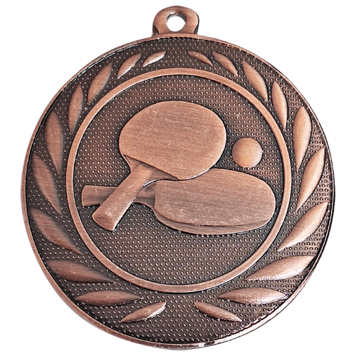 Medal brązowy DI5000.ZF.03 – medal z motywem tenisa stołowego: rakietki i piłeczka w wieńcu laurowym, wykonany z metalu. Pole na grawer z tyłu. Idealny na trzecie miejsce w turnieju tenisa stołowego.