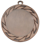 Medal brązowy DI7008.03 – okrągły medal z ozdobnym wieńcem laurowym wokół obrzeża, wykonany z metalu. Miejsce na emblemat z przodu oraz pole na grawer z tyłu. Idealny na trzecie miejsce, zawody sportowe i uroczystości.