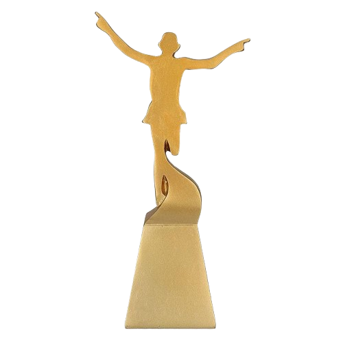 Biegowa statuetka RP5013 odlewana przedstawiająca sylwetkę zawodnika przekraczającego linię mety. Nowoczesna forma i złote wykończenie podkreślają sportowy charakter. Idealna na biegi, zawody lekkoatletyczne i wyróżnienia dla najlepszych biegaczy.